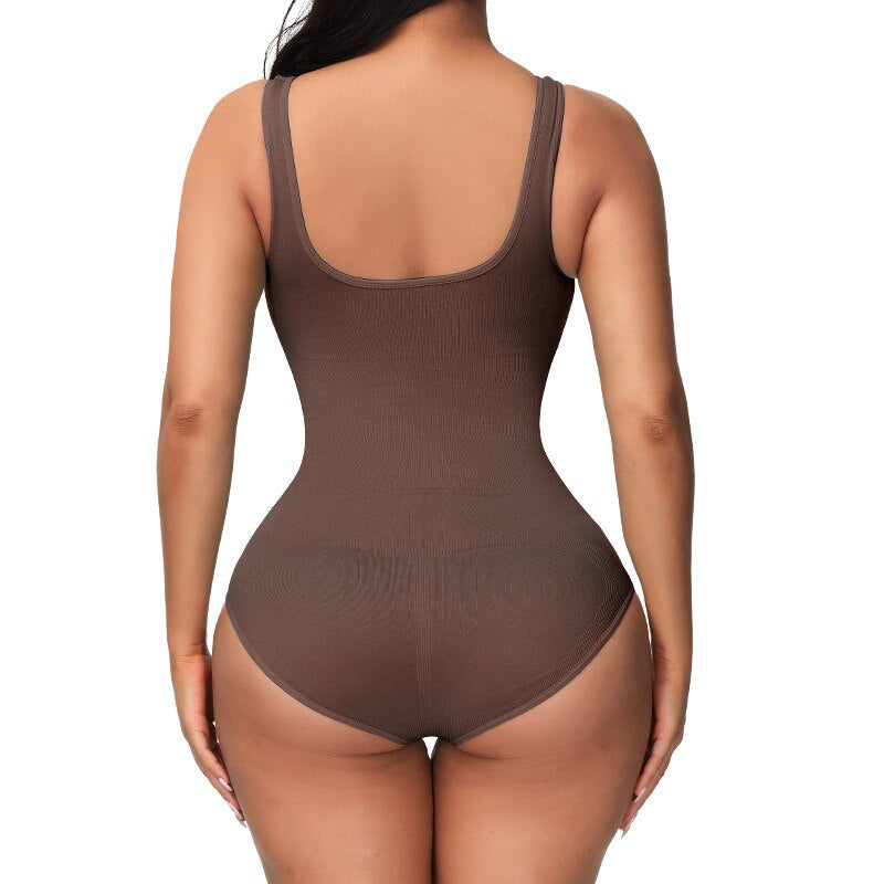 CHANELA DIAMANTÉ-KLEID